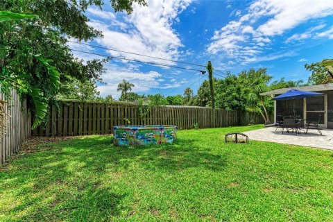 House in Sarasota, Florida 3 bedrooms, 143.63 sq.m. № 1797140 - photo 9
