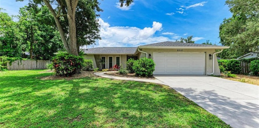 House in Sarasota, Florida 3 bedrooms, 143.63 sq.m. № 1797140