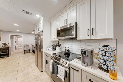 House in Sarasota, Florida 3 bedrooms, 143.63 sq.m. № 1797140 - photo 11