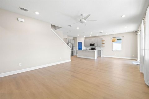 Villa ou maison à vendre à Wesley Chapel, Floride: 4 chambres, 241.64 m2 № 1677855 - photo 12