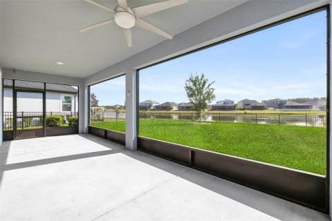 Villa ou maison à vendre à Wesley Chapel, Floride: 4 chambres, 241.64 m2 № 1677855 - photo 4