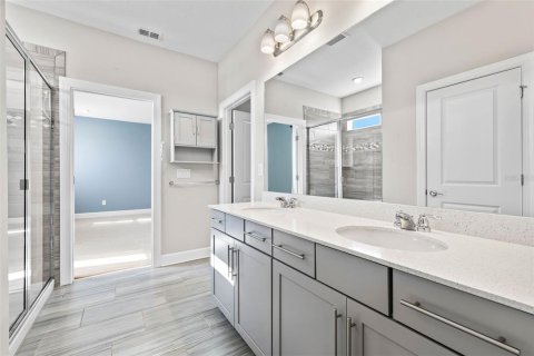 Villa ou maison à vendre à Wesley Chapel, Floride: 4 chambres, 241.64 m2 № 1677855 - photo 27