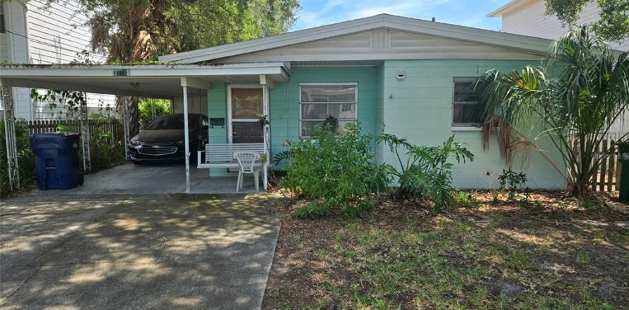 House in Tampa, Florida 2 bedrooms, 92.62 sq.m. № 2410621