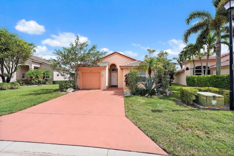 House in Lake Worth, Florida 3 bedrooms, 135.36 sq.m. № 2260506 - photo 2