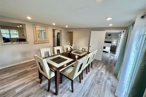 House in Melbourne, Florida 5 bedrooms, 205.13 sq.m. № 2324107 - photo 21