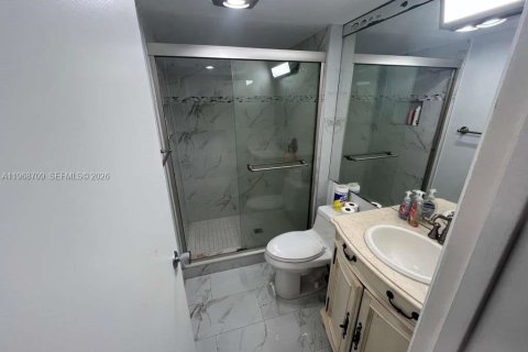 Condominio en alquiler en Aventura, Florida, 2 dormitorios, 100.43 m2 № 2031716 - foto 8