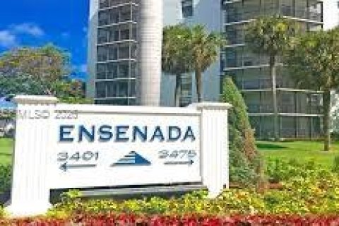 Condominio en alquiler en Aventura, Florida, 2 dormitorios, 100.43 m2 № 2031716 - foto 2