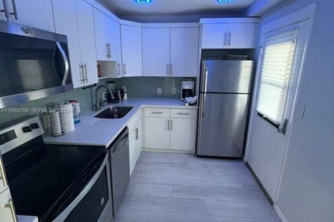 Condominio en alquiler en Aventura, Florida, 2 dormitorios, 100.43 m2 № 2031716 - foto 3