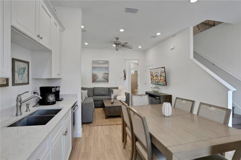 Casa en venta en Kissimmee, Florida, 4 dormitorios, 130.99 m2 № 1810817 - foto 4