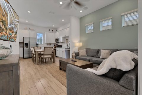 Casa en venta en Kissimmee, Florida, 4 dormitorios, 130.99 m2 № 1810817 - foto 6