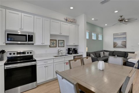 Casa en venta en Kissimmee, Florida, 4 dormitorios, 130.99 m2 № 1810817 - foto 3