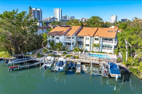 Condo in Sarasota, Florida, 3 bedrooms  № 1531125 - photo 1