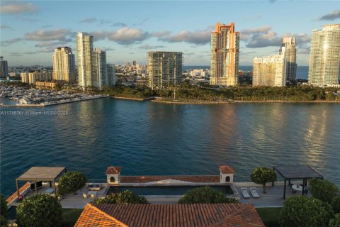 Condo in Miami Beach, Florida, 5 bedrooms  № 1706566 - photo 2
