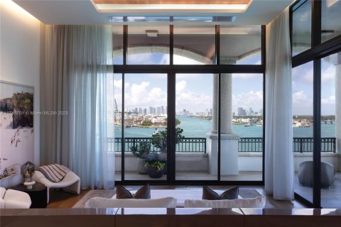 Condo in Miami Beach, Florida, 5 bedrooms  № 1706566 - photo 15