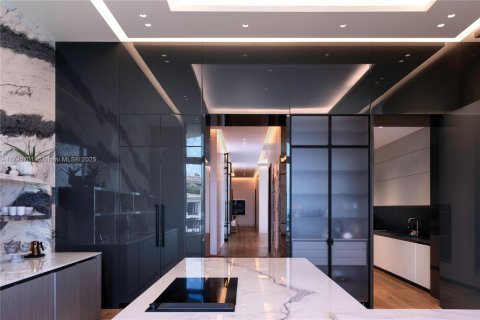 Condo in Miami Beach, Florida, 5 bedrooms  № 1706566 - photo 11
