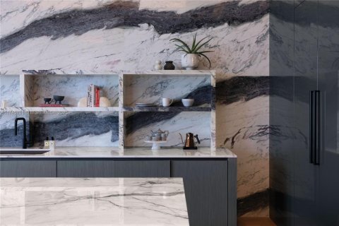 Condo in Miami Beach, Florida, 5 bedrooms  № 1706566 - photo 12