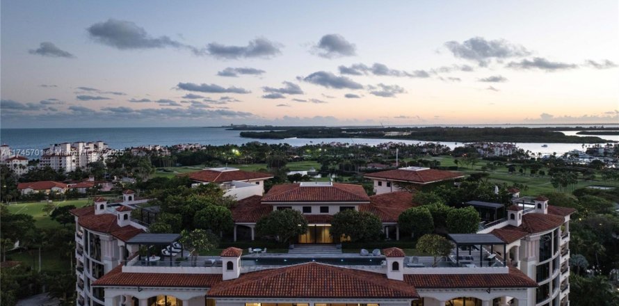 Condo in Miami Beach, Florida, 5 bedrooms  № 1706566