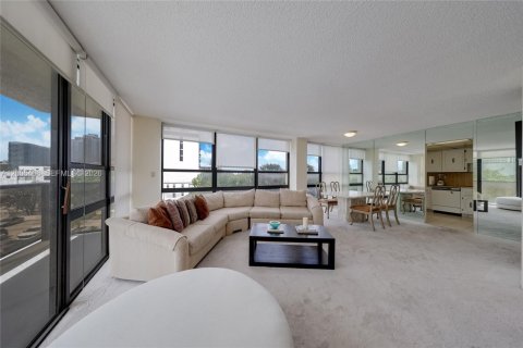 Condo in Miami, Florida, 2 bedrooms  № 2090356