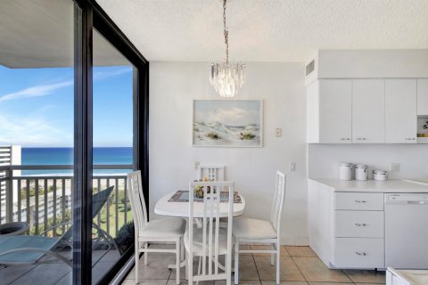 Condo in Riviera Beach, Florida, 2 bedrooms № 2332408 - photo 15