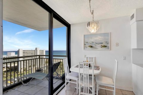 Condo in Riviera Beach, Florida, 2 bedrooms № 2332408 - photo 18