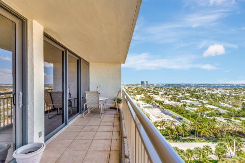 Condo in Riviera Beach, Florida, 2 bedrooms № 2332408 - photo 8
