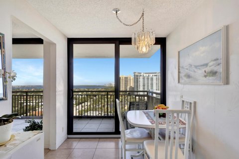 Condo in Riviera Beach, Florida, 2 bedrooms № 2332408 - photo 21