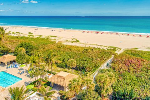 Condo in Riviera Beach, Florida, 2 bedrooms № 2332408 - photo 16
