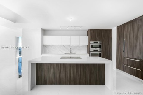 Copropriété à louer à Miami, Floride: 3 chambres, 204.76 m2 № 1850728 - photo 1