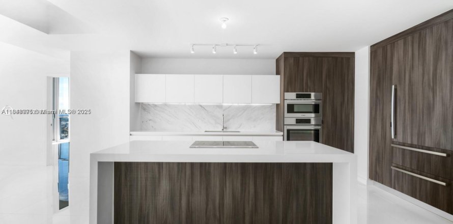 Condo à Miami, Floride, 3 chambres № 1850728