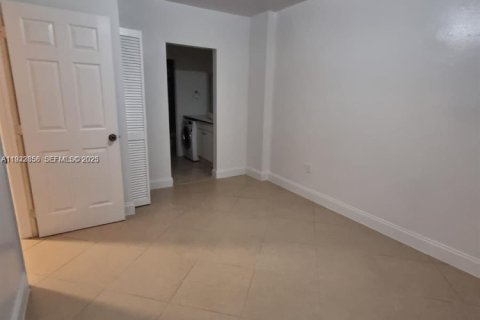 Condominio en venta en Miami, Florida, 1 dormitorio, 52.21 m2 № 2082862 - foto 5