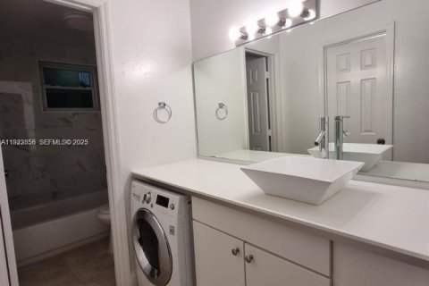 Condominio en venta en Miami, Florida, 1 dormitorio, 52.21 m2 № 2082862 - foto 8