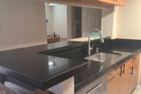 Copropriété à vendre à Miami, Floride: 2 chambres, 82.78 m2 № 2052527 - photo 2