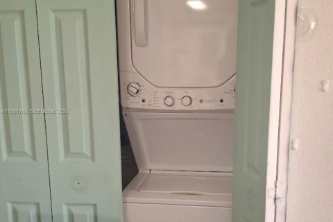 Copropriété à vendre à Miami, Floride: 2 chambres, 82.78 m2 № 2052527 - photo 12