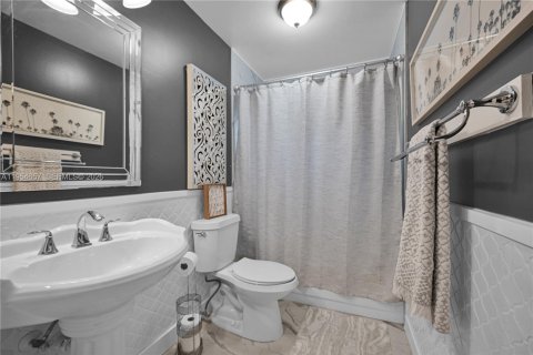 Casa en venta en Davie, Florida, 5 dormitorios, 276.85 m2 № 2010291 - foto 22