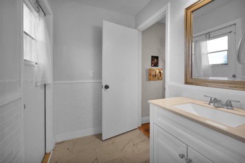 Casa en venta en Davie, Florida, 5 dormitorios, 276.85 m2 № 2010291 - foto 28