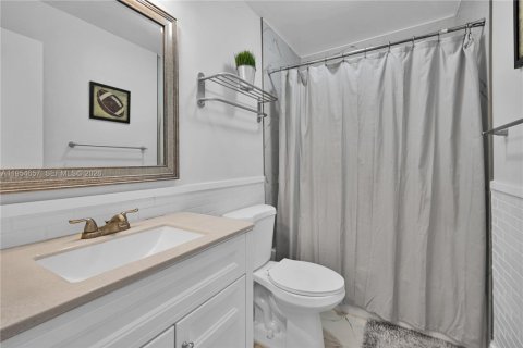 Casa en venta en Davie, Florida, 5 dormitorios, 276.85 m2 № 2010291 - foto 27