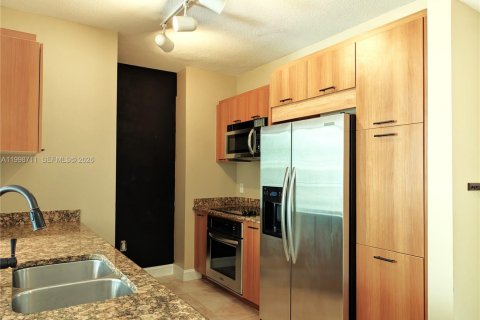 Condo in Plantation, Florida, 1 bedroom  № 2060556 - photo 2