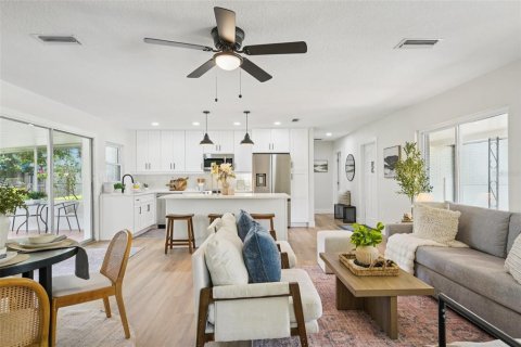 Villa ou maison à vendre à Oldsmar, Floride: 3 chambres, 151.62 m2 № 1885461 - photo 6
