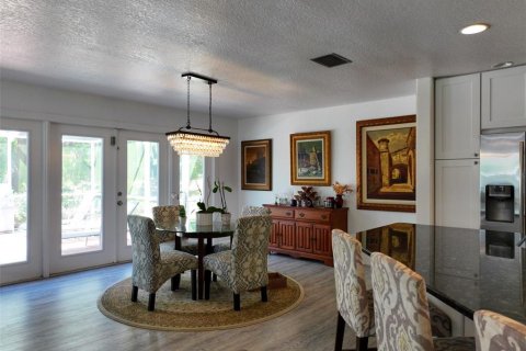 House in Haines City, Florida 3 bedrooms, 276.48 sq.m. № 1792287 - photo 5