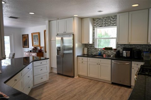 House in Haines City, Florida 3 bedrooms, 276.48 sq.m. № 1792287 - photo 10