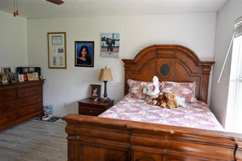 House in Haines City, Florida 3 bedrooms, 276.48 sq.m. № 1792287 - photo 24