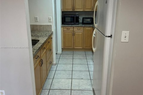 Copropriété à vendre à Miami, Floride: 2 chambres, 108.6 m2 № 1946777 - photo 28