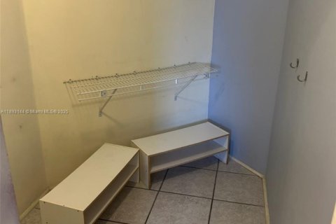 Copropriété à vendre à Miami, Floride: 2 chambres, 108.6 m2 № 1946777 - photo 23