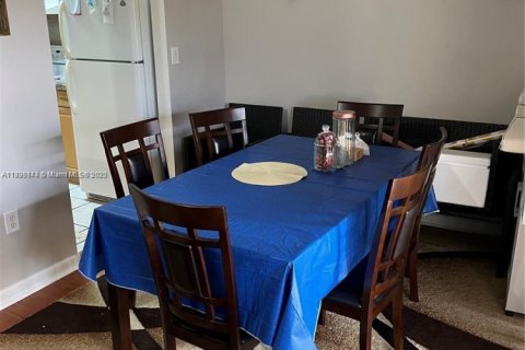 Copropriété à vendre à Miami, Floride: 2 chambres, 108.6 m2 № 1946777 - photo 27