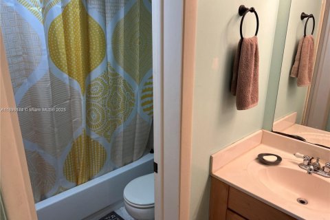 Copropriété à vendre à Miami, Floride: 2 chambres, 108.6 m2 № 1946777 - photo 17