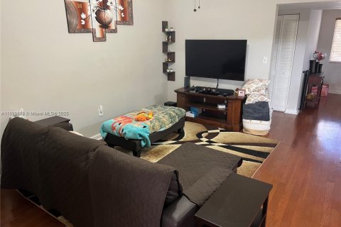 Copropriété à vendre à Miami, Floride: 2 chambres, 108.6 m2 № 1946777 - photo 11