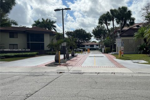 Copropriété à vendre à Miami, Floride: 2 chambres, 108.6 m2 № 1946777 - photo 3
