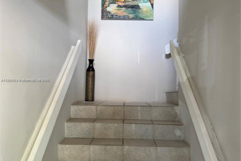 Copropriété à vendre à Miami, Floride: 2 chambres, 108.6 m2 № 1946777 - photo 7
