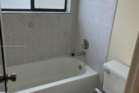 Copropriété à vendre à Miami, Floride: 2 chambres, 108.6 m2 № 1946777 - photo 22