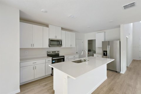 Casa en venta en Brooksville, Florida, 4 dormitorios, 201.41 m2 № 2207122 - foto 9
